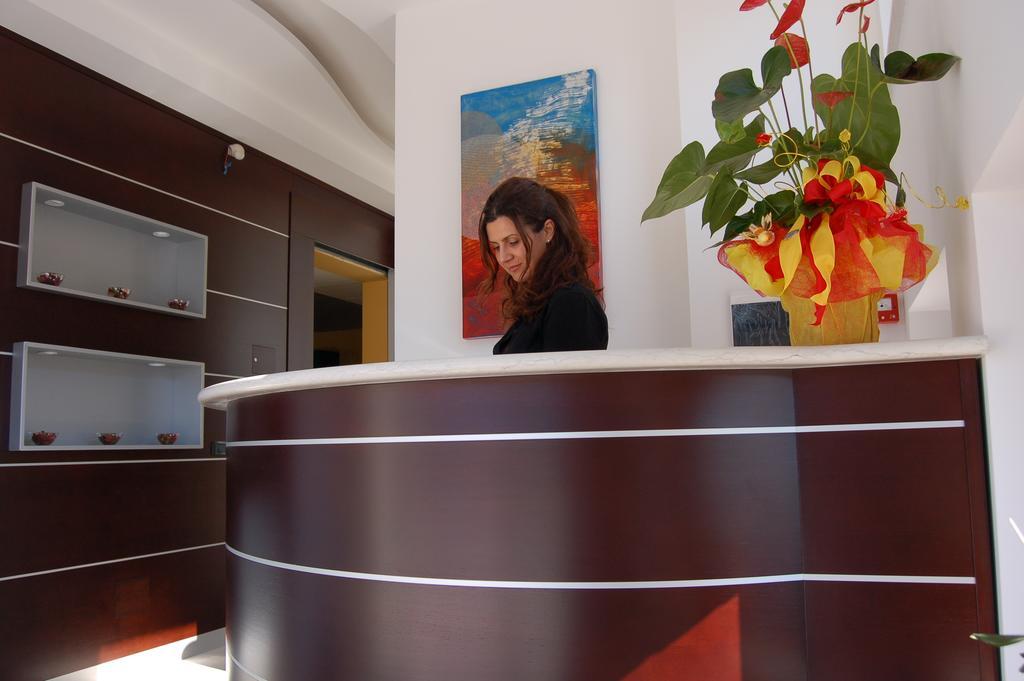 Hotel Flaminio Tavernelle Serrungarina Eksteriør bilde